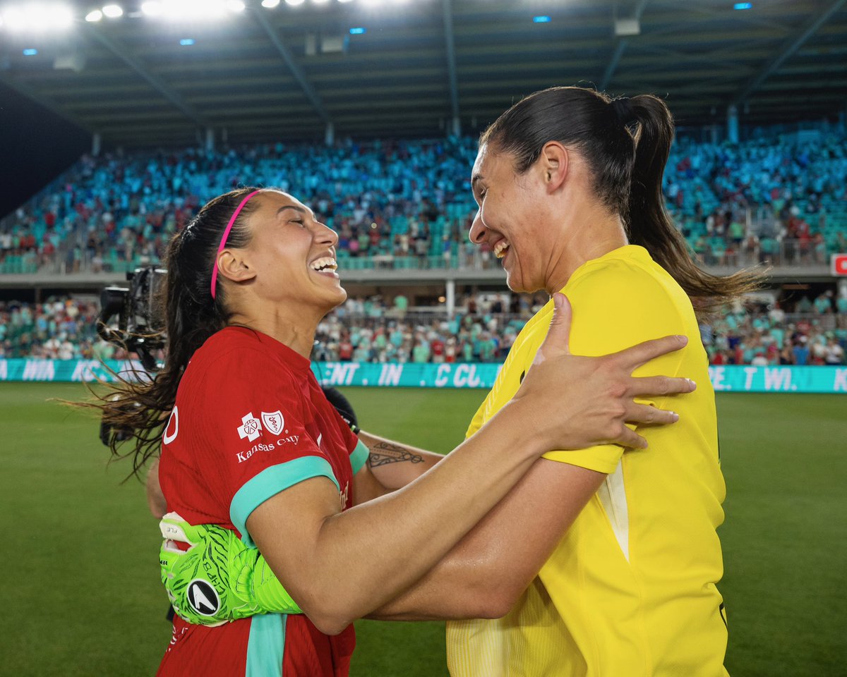 KC Current (@thekccurrent) on Twitter photo VAI BRASIL !!!!! 🇧🇷✨
Brazilian brilliance on full display last night from Lorena & <a href="/biazaneratto/">Beatriz Zaneratto</a> 🤌 VAI BRASIL !!!!! 🇧🇷✨
Brazilian brilliance on full display last night from Lorena & <a href="/biazaneratto/">Beatriz Zaneratto</a> 🤌