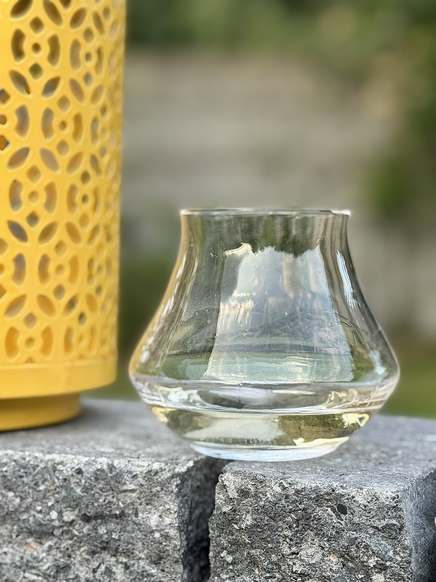Aidan Finn (@joe_elway) on Twitter photo Bart’s Blended Irish Whiskey by <a href="/LoughReeDistill/">Lough Ree Distillery</a> via <a href="/threedrams/">Three Drams</a>. Great if you’re after that used cigarette butt from a bog fire finish. Bart’s Blended Irish Whiskey by <a href="/LoughReeDistill/">Lough Ree Distillery</a> via <a href="/threedrams/">Three Drams</a>. Great if you’re after that used cigarette butt from a bog fire finish.