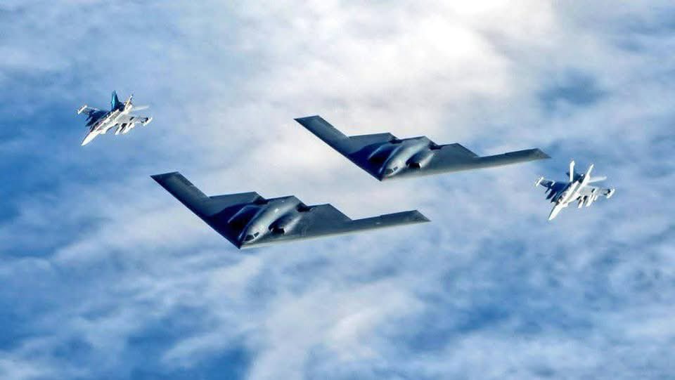 MakensonJosep9's tweet image. 🇺🇸🇮🇷#Urgent : Le #Pentagone confirme que plusieurs #bombardiers B-2 entièrement armés sont en route vers #Guam, d'où ils pourraient frapper l'#Iran 🇮🇷 mais #Trump n'a « pas encore donné l'ordre ». @MakensonJosep9