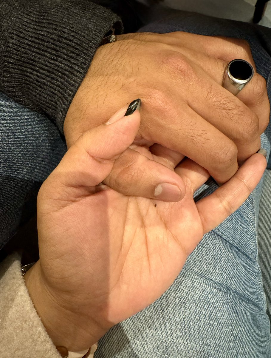 v_oakenshield's tweet photo. Where hands touch. https://t.co/xtDjvbpBsR