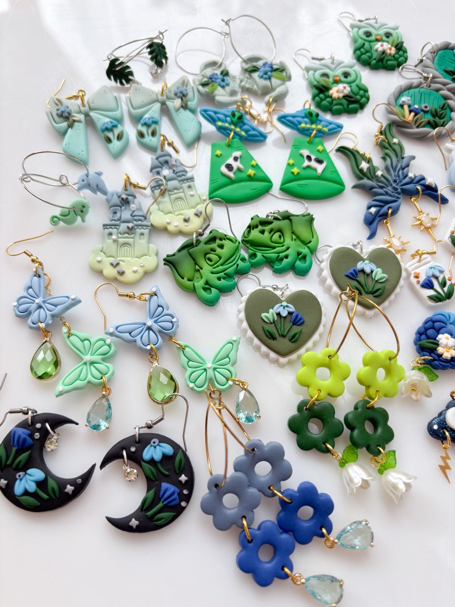 peripheralUS's tweet image. me, nervously presenting my newest blue and green wares which are in my lil small biz shop right now:
peripheral.us