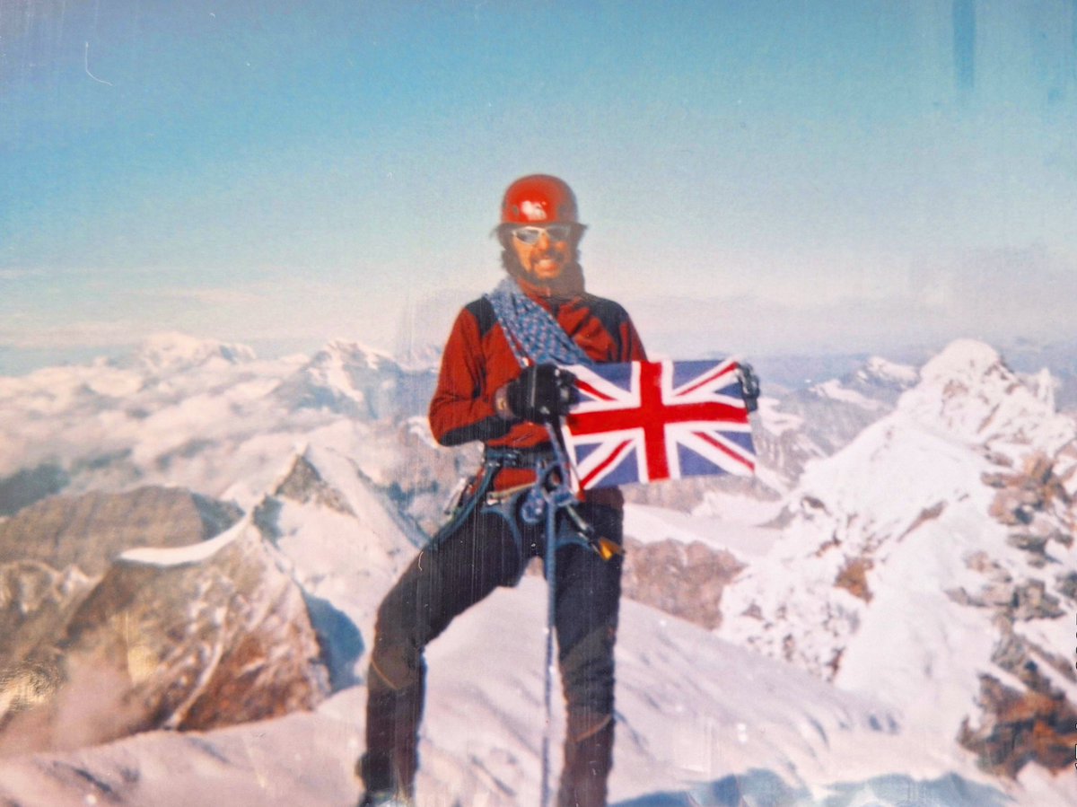 The 20 year flashback
🏔️🎒❄️⛏️🪢🇨🇭
We were delighted to receive a summit photo from Paul the other day, twenty years after he’d climbed the Matterhorn with us, guided by Ervin. As we’re now in our 25th year, this brought back happy memories! 

〽️ icicle-mountaineering.ltd.uk/matterhorn.html