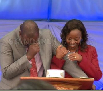 Hii time headlines  ilikuwa-Ruto breaks into tears during a prayer meeting held at his Karen residence.

And Kenya were like, oooh, what a God-fearing leader.
He's a good leader he deserves  to be our president. 

Little  did we know💔