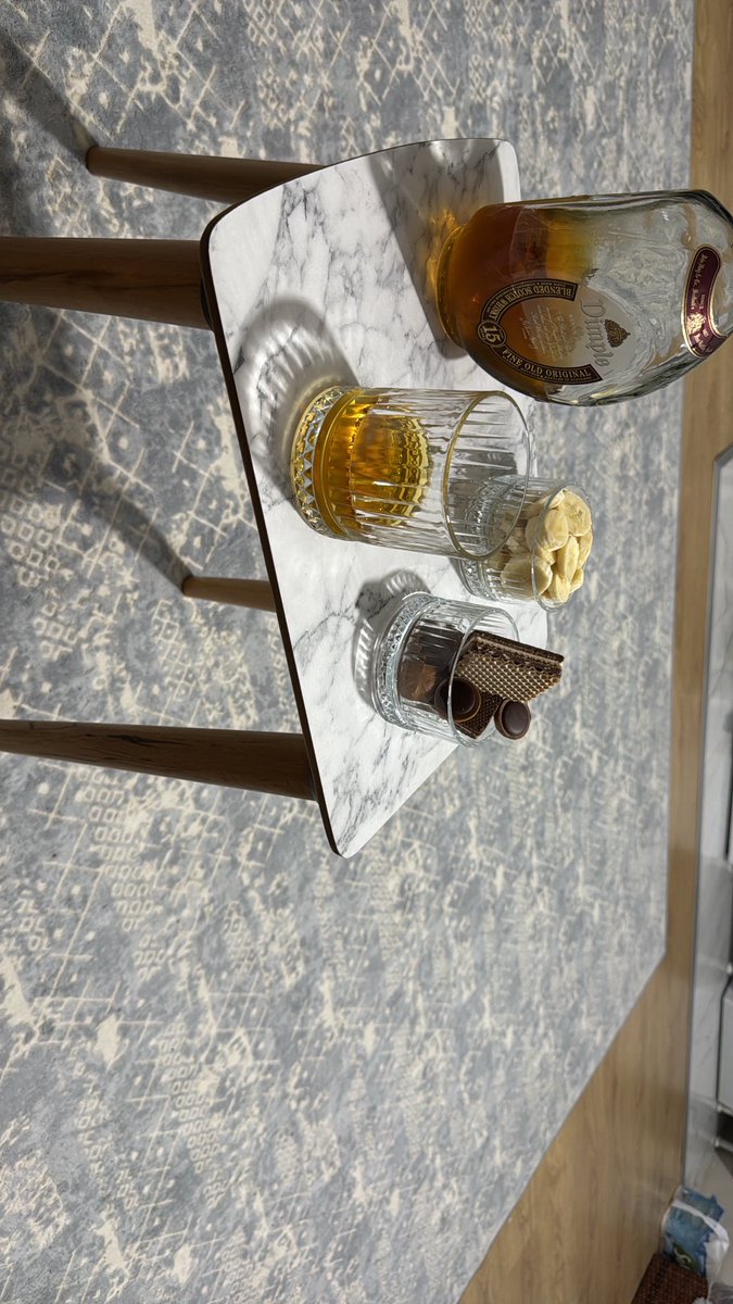 başka türlü ne ülke gündemini ne de kendi gündemimi çekebiliyorum