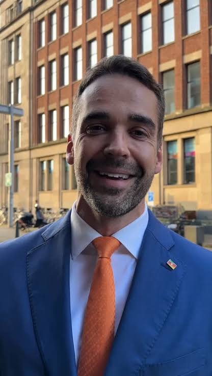 Governador do RS passou uma semana na Holanda para aprender a enfrentar enchentes e parece que não aprendeu NADA. Dinheiro público jogado no lixo.