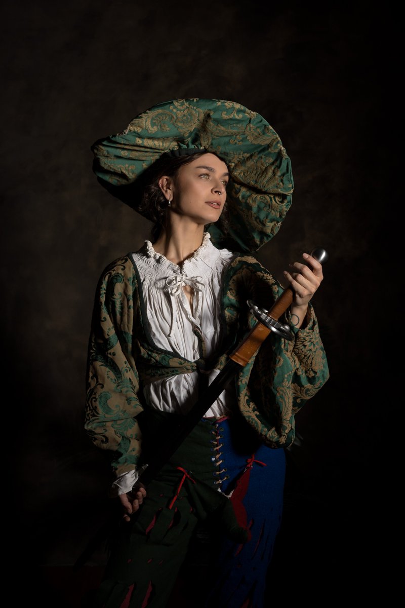 One more pic of Rebeka in Landsknecht garb, fineart style. The rest of her clothed pics are set to public on P in case anyone's interested.