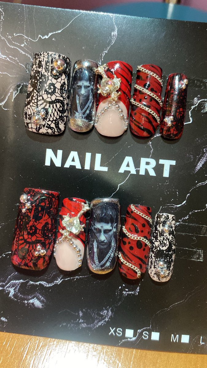 voy a ser la tía con las uñas más chulisima d tdo infierno💋