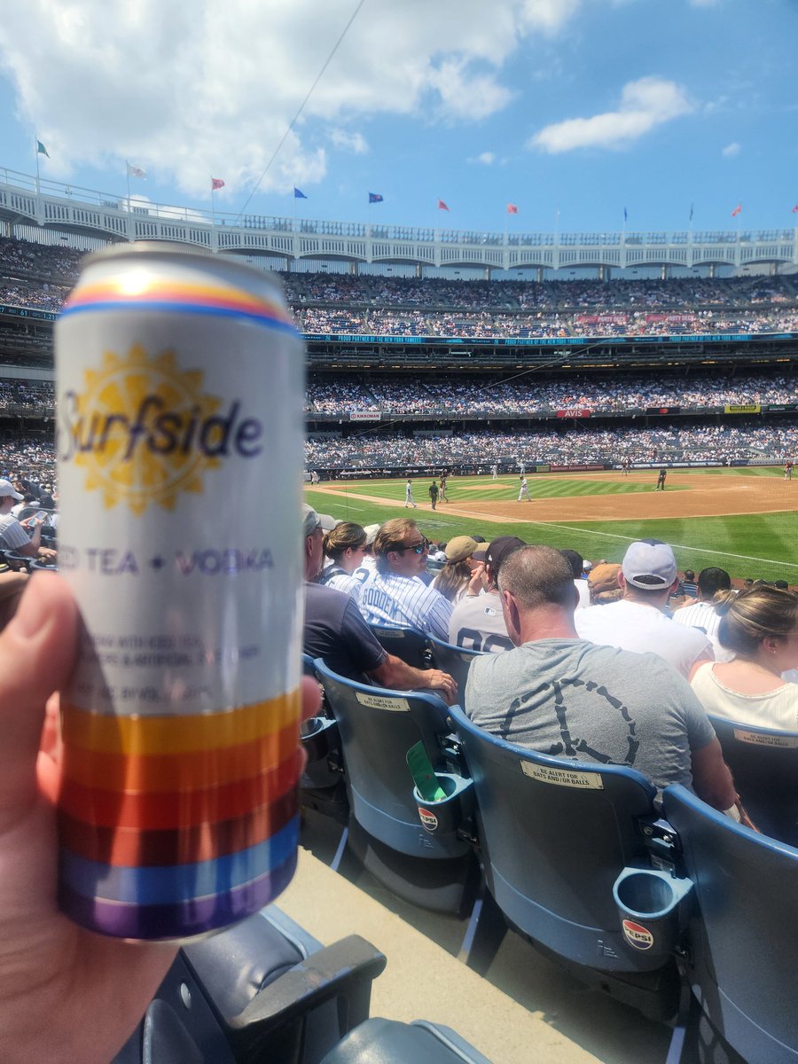 MiddleWingMan's tweet image. Strat spreading the news