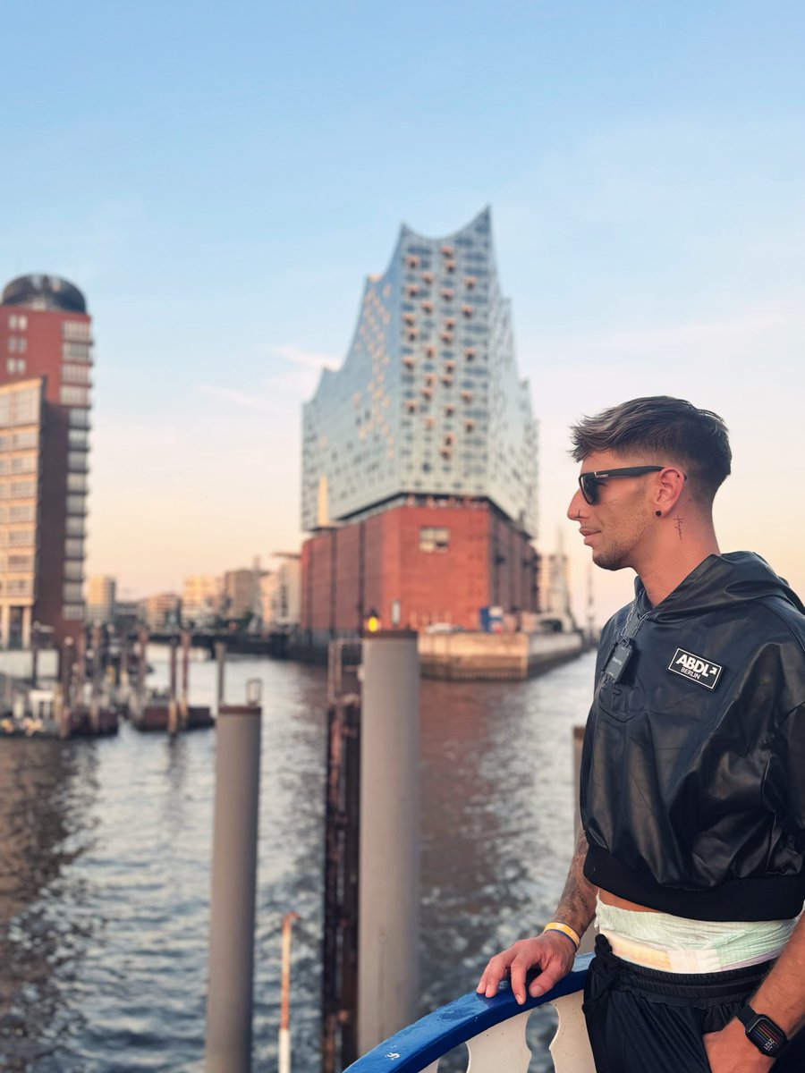 Hamburg ❤️🎶⛴️
#abdl #ageplay #DiapersinPublic