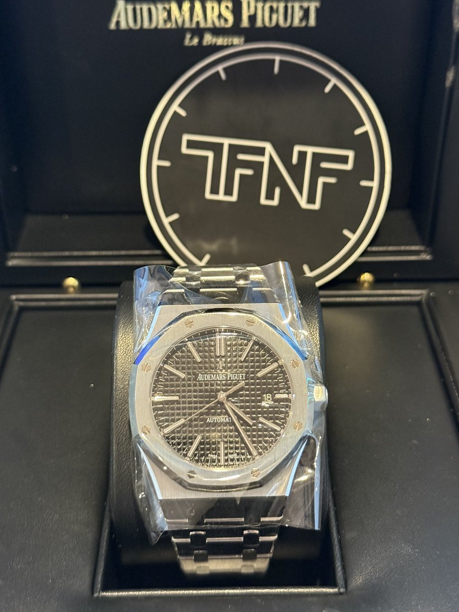 Audemars Piguet 15400st

2017 Box &amp; Papers

$32,500 

Wire &amp; Crypto Accepted