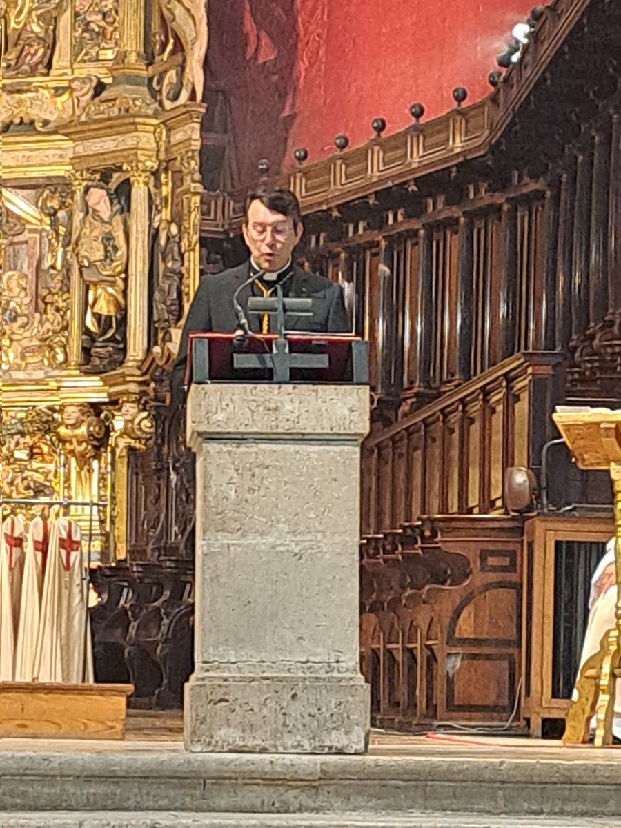 Cofradia de San Pedro Regalado Valladolid (@cofpedroregalad) on Twitter photo En el día de hoy hemos acompañado a nuestros hermanos de la <a href="/CSagradaCena/">Cofradía Sagrada Cena</a> en el último día del Triduo a Jesús Sacramentado y posterior Exaltación de la Eucaristía En el día de hoy hemos acompañado a nuestros hermanos de la <a href="/CSagradaCena/">Cofradía Sagrada Cena</a> en el último día del Triduo a Jesús Sacramentado y posterior Exaltación de la Eucaristía