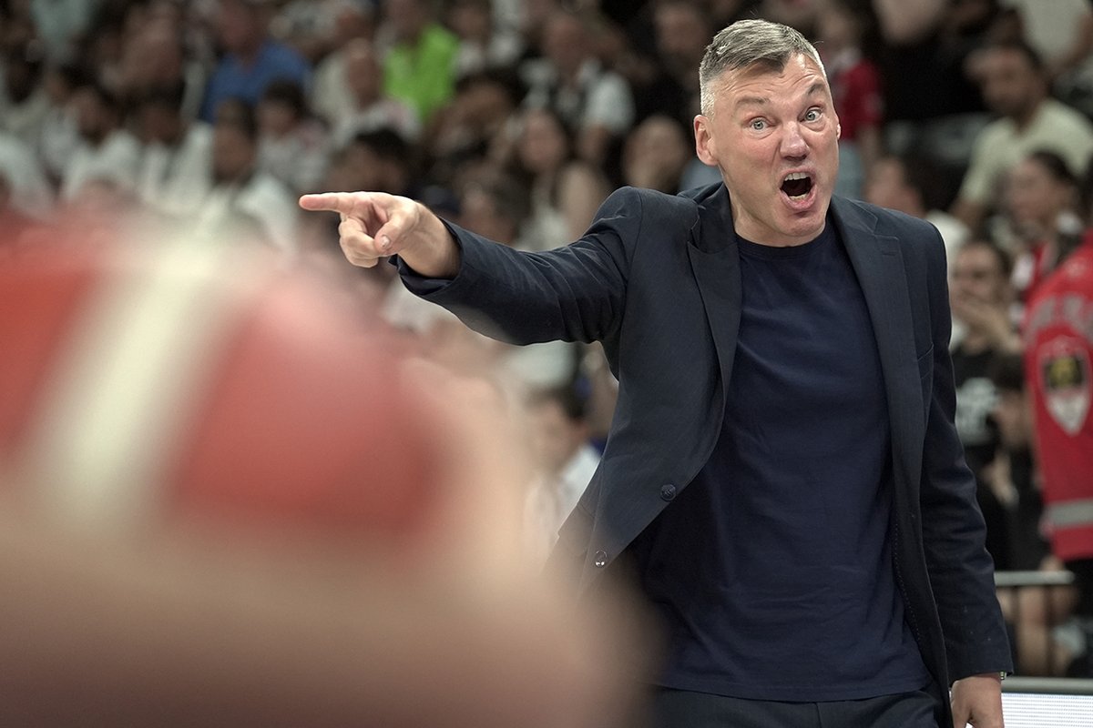 Jasikevicius'tan Beşiktaş yenilgisi yorumu: "Bizi bekleyen atmosferi idrak edemedik"

🔗ntvspor.net/basketbol/jasi…

Foto: AA