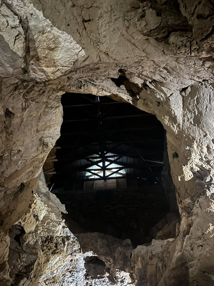 bboyblunt's tweet photo. #cavernous https://t.co/vZdC7SNzvM