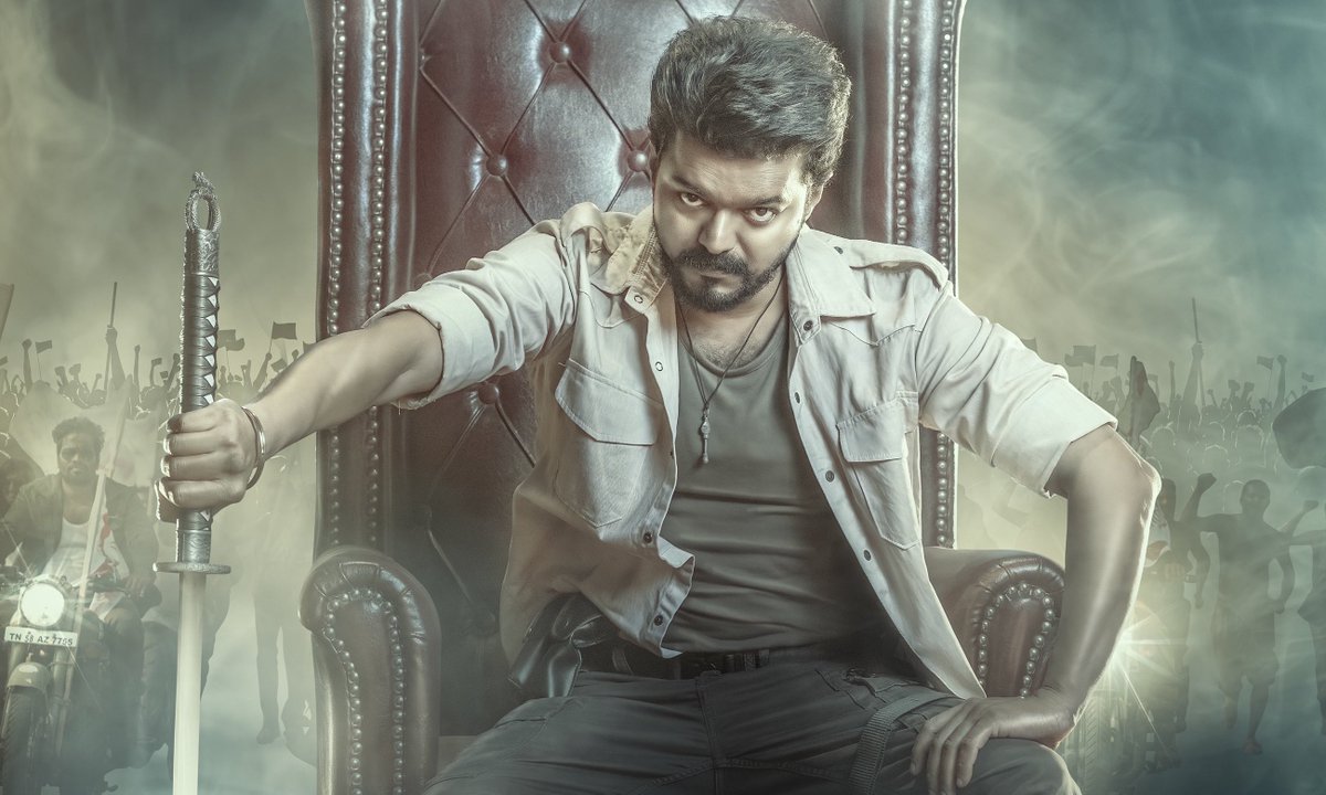 Thalapathy wears a Muruga Vel dollar 🦚❤️ 🔱