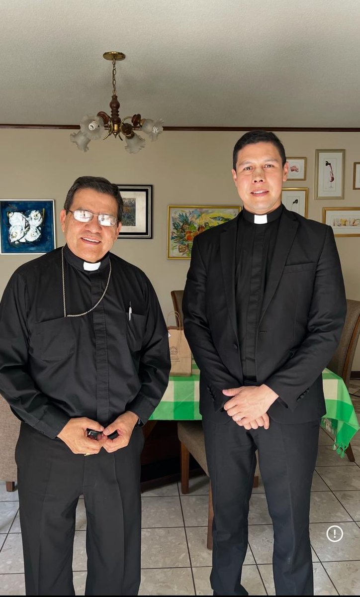 Felicitamos a P. Nahum Salas Castañeda, por su nueva misión a la Iglesia en el Vaticano, como coordinador de los Viajes Pontificios. Sacerdote de la Arquidiócesis de Durango en servicio a la Iglesia universal. Nuestra oración por la realización de su misión.