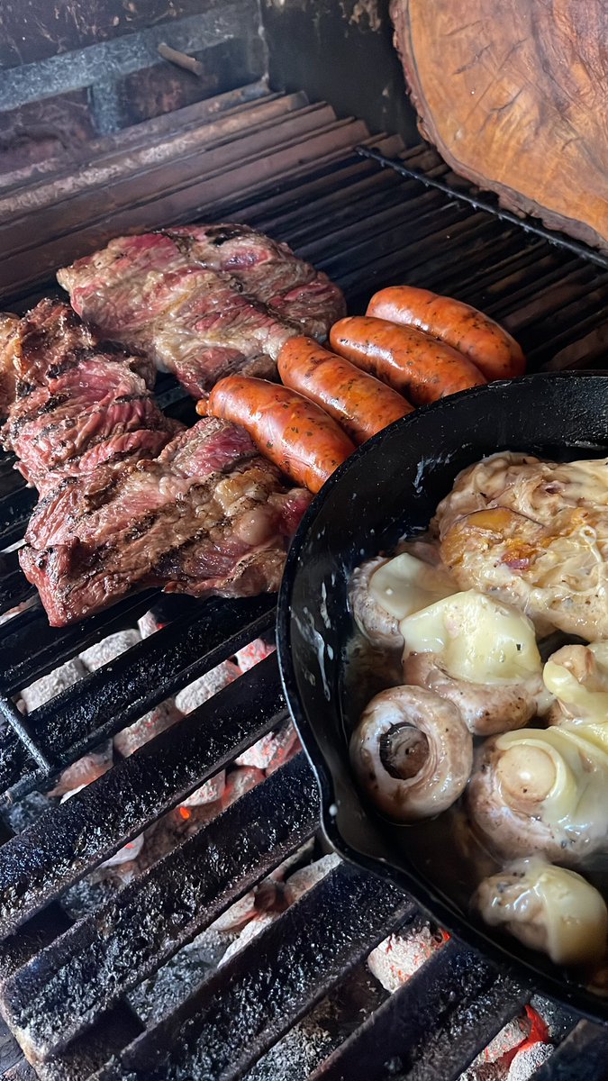 Soy_Primerizo's tweet photo. Todo listo para ver a la #Jaula #UFC @gastonreyno https://t.co/yFWsPvwJVD