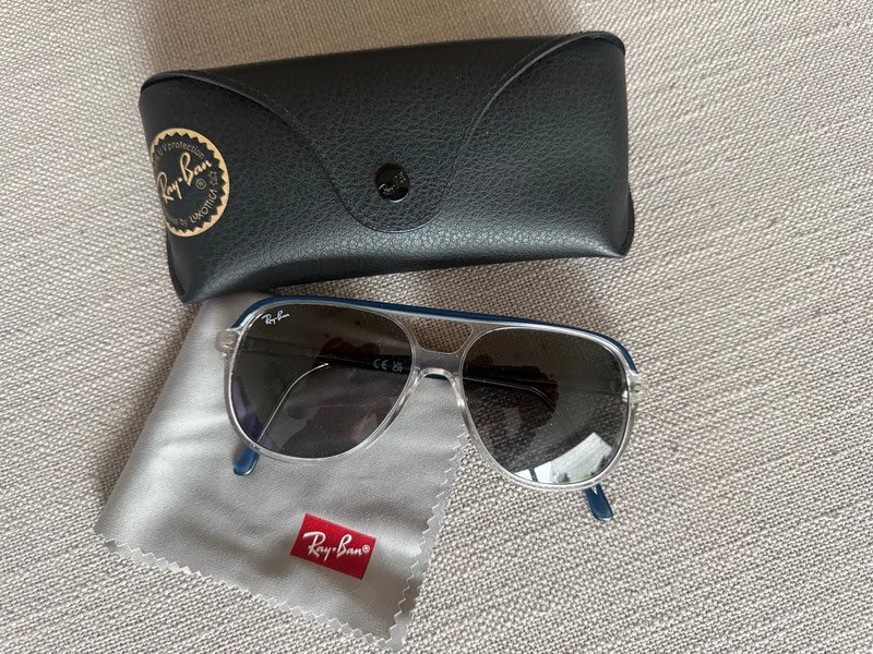 Koop Zonnebrillen van Ray-Ban van mij op #Vinted. Prijs: € 65,00. vinted.nl/items/64749048…