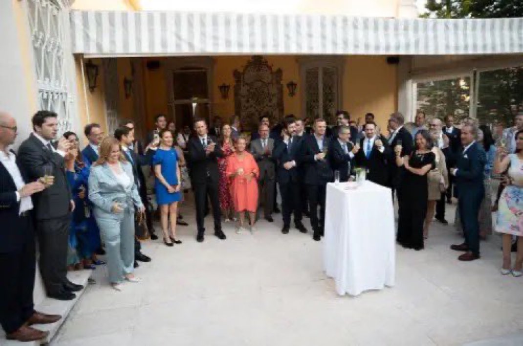 Como é que se concilia este discurso com ir à despedida do Dor Shapira, que negou o genocídio, Likudista? Teve um flashback de 2004 em que o PS era contra a farsa que levou à destruição do Iraque e teve um momento lúcido?