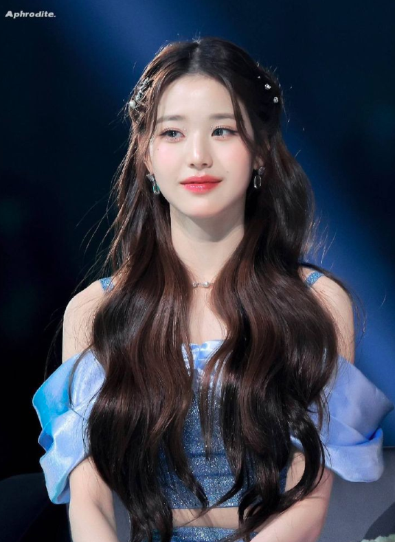 Wonyoung about her self-written song, Blue Heart, which was inspired by the hyperscrutiny female idols receive, 2024:

"I wanted to write about the strength of women, and this song conveys that one should choose an icy cold heart over a warm red one,to live life with confidence"