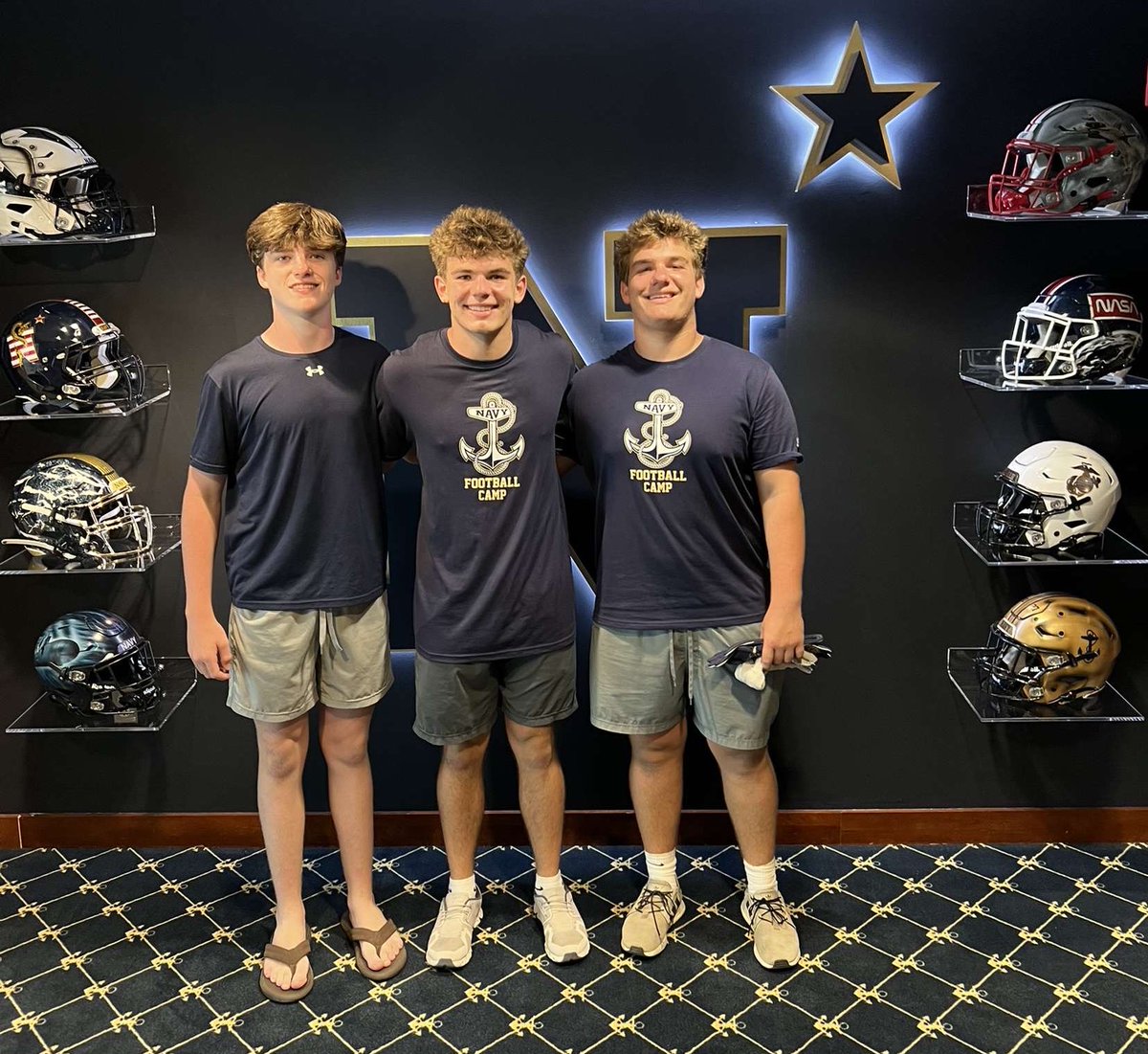 Jacksondeal57's tweet image. Great to be back in Annapolis for the @NavyFB camp. I got to long snap and play offensive line. It was great getting to meet all the coaches, and thank you @SmithHoke for showing me around campus. Looking forward to being back for a game.
@trlong02 @MattOverton_LS…