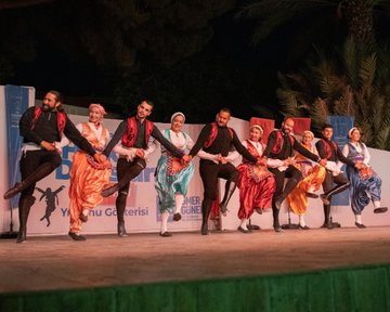 Kuşadası Halk Dansları Akademisi Yıl Sonu Gösterisi