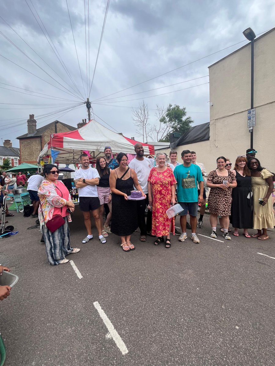 Ibrahim Ali (@ibrahimali1_) on Twitter photo Another cracking <a href="/hen17tottenham/">HEN17</a> street party! 
Lots of amazing food, drink, games for the children and building real community right here in Bruce Castle!
Thanks for organising such a really fun get together. Another cracking <a href="/hen17tottenham/">HEN17</a> street party! 
Lots of amazing food, drink, games for the children and building real community right here in Bruce Castle!
Thanks for organising such a really fun get together.