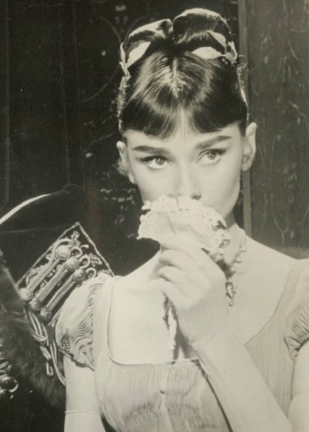 sasha ༊*·˚ (@pridenprcjudice) on Twitter photo 