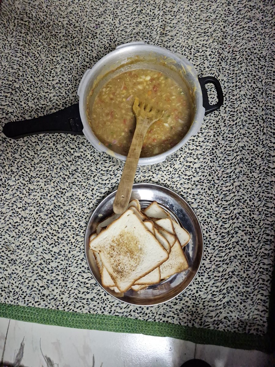 The essence of food is greater than love 😍 now...
Chole kulche