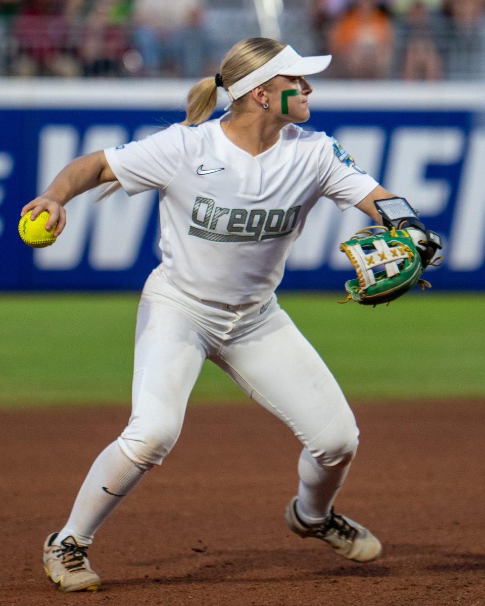 1st start for #ProDuck <a href="/paige_sinicki/">Paige Sinicki</a>!

Talons take on the Volts today at 2 PM PT on <a href="/ESPNU/">ESPNU</a> 

#GoDucks