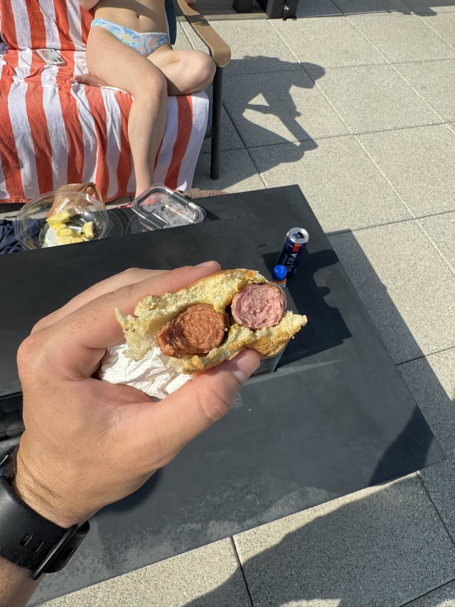 TheDonIsAMunch's tweet photo. Whatchu know about the #DoubleDog https://t.co/i6cjHYe3Ik