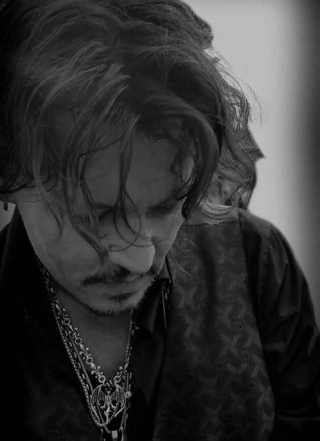 Johnny Depp
😍🤠