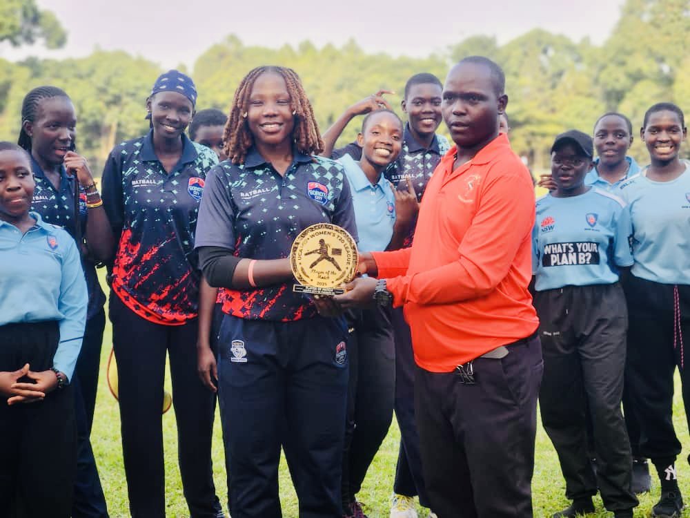 𝐒𝐓𝐀𝐑 𝐑𝐄𝐓𝐔𝐑𝐍 🚨

On her season debut, poster girl Proscovia Alako shined with an unbeaten 61* to earn Player of the Match as defending champs Soroti City CC Women crushed Tornado CC by 115 runs in Entebbe

Still unbeaten in 6 games
🔥 
#BuildingDreams