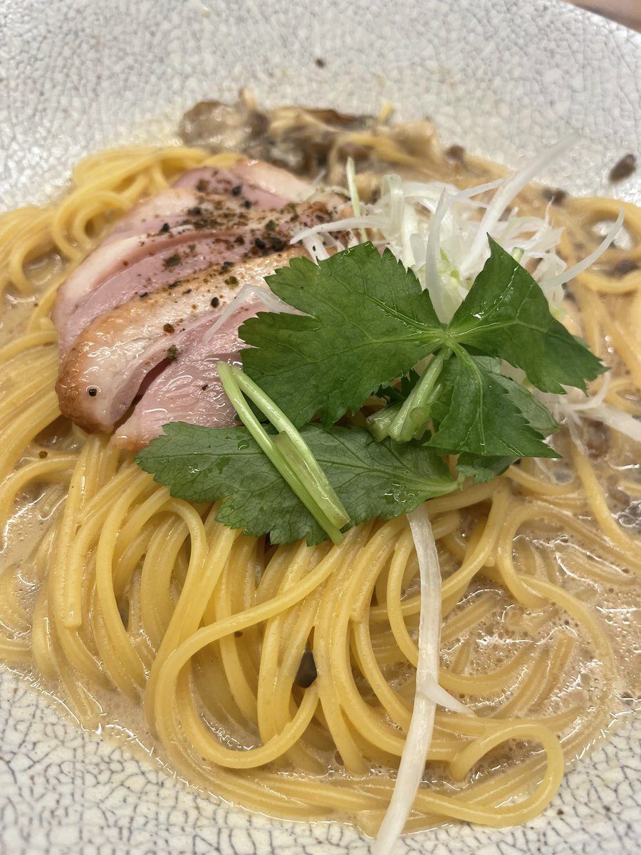 dannagohan2's tweet image. 昨日の夜は合鴨とまいたけの豆乳パスタでした^_^

クリーム使わなくても豆乳で十分^_^合鴨は買ってきました！！

#料理男子
#料理好きと繋がりたい
#おうちごはん
#旦那の晩ごはん
#豆乳パスタ
#アレンジ料理