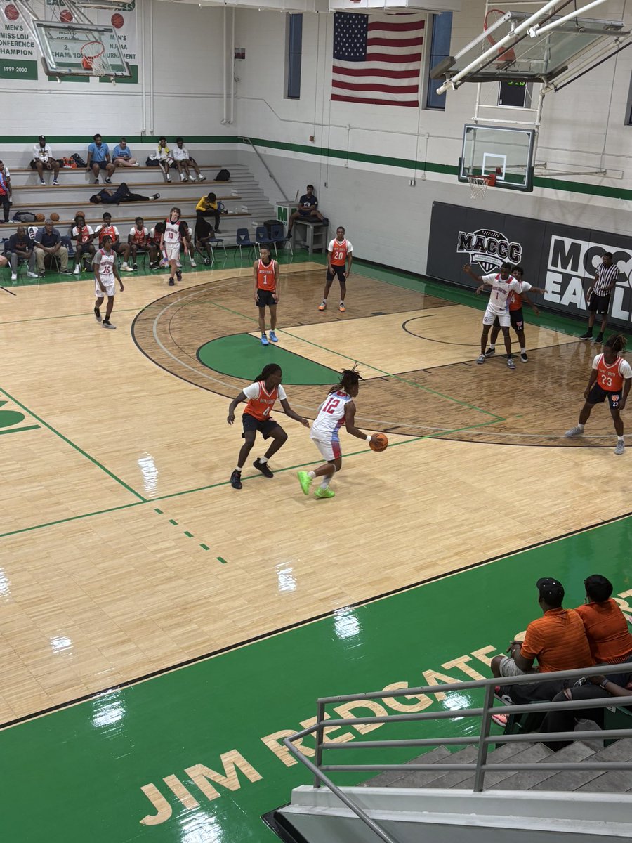 Wayne County (MS) and UCS (AL) looking for the 4th consecutive possession ball game! Lots of great competition happening inside Graham Gymnasium