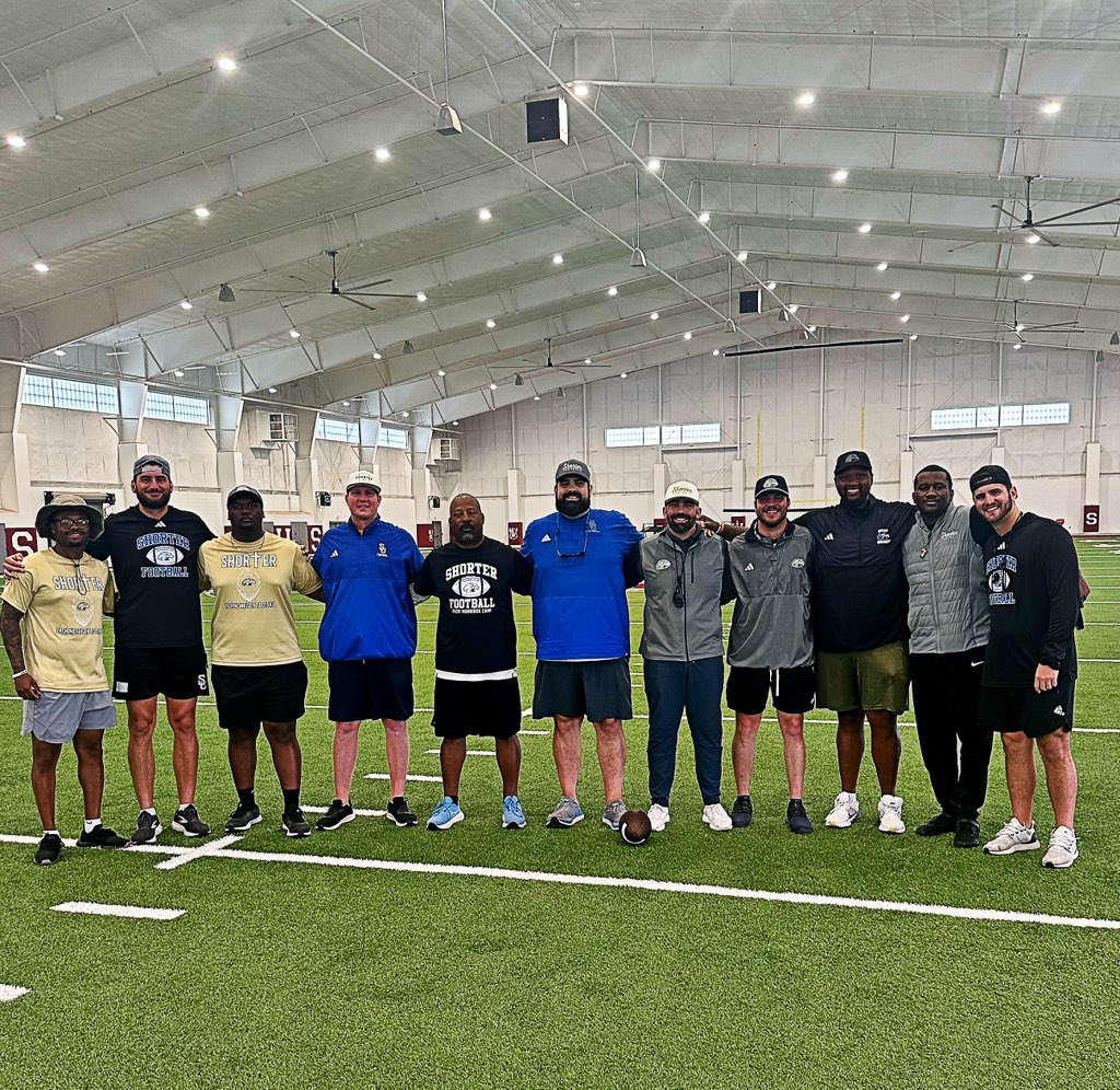 That’s a wrap! 

Thank you to everyone that came out to the Zach Morrison Shorter Football Camps this year! 

Lot of talent out here in Georgia and Florida! Looking forward to seeing you all on the Hill for a Gameday visit.

#FlyHawks