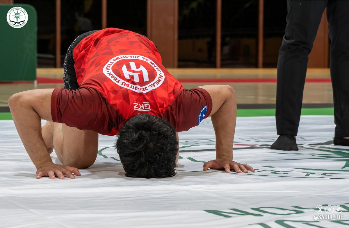 Saudi_JJF's tweet image. 🥋قتال شرس 
🤝روح رياضية 
📸لقطة لا تعوّض

#NoGi 🔥
#الاتحاد_السعودي_للجوجيتسو
