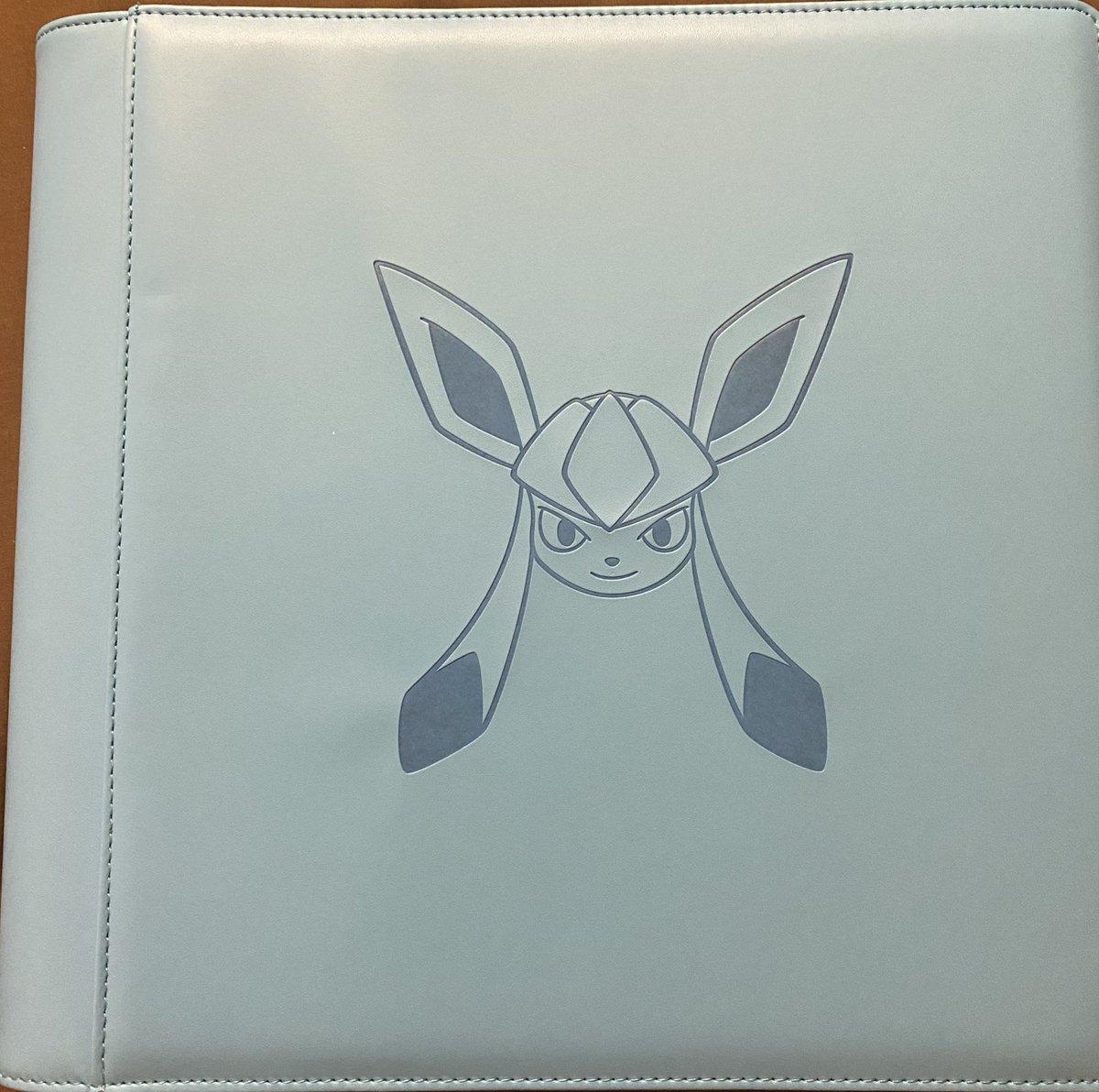 TheShortMage's tweet photo. Hi Pokémon TCG community ❄️
My name is Panna and here’s a short showcase of my Glaceon collection. I am one away from completing my English Glaceon Grandmaster set!!

This includes all variations released in English: Play stamps, Calendar promos, reverse holos, you name it! https://t.co/YvQH2FYdVp