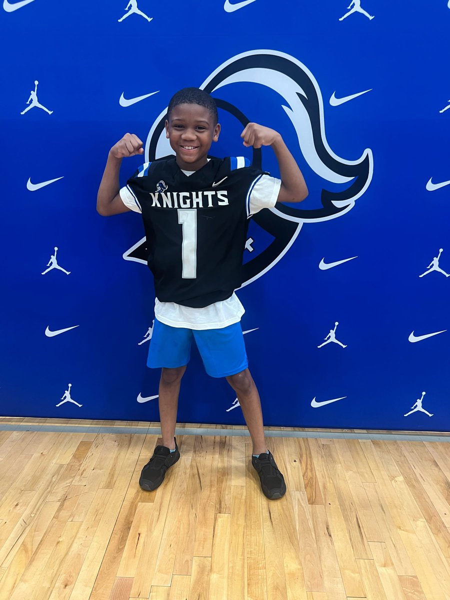 MCPKnightsFB's tweet image. ⚔️ Back 2 Catholic ⚔️
Investing back into the young men of the future.
Thank You to our Former Knights for a successful youth football camp!
#EPE #GoKnights #Back2Catholic