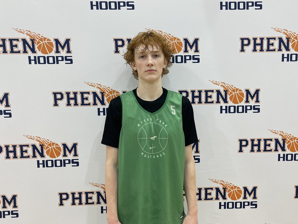 Cash Hall was locked in from deep — finished with 18 points, knocking down 6 threes to lead Myers Park to a dominant 64-43 win over Wakefield. 🔥
#PhenomTeamCamp