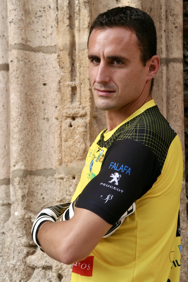 Arandina C.F. (@arandinacf) on Twitter photo Queremos dar la enhorabuena al mítico <a href="/alexapama1/">alex aparicio</a> por su ascenso a 2ª RFEF con <a href="/LaFactoriaBCF/">La Factoría BCF</a>
#somosarandina Queremos dar la enhorabuena al mítico <a href="/alexapama1/">alex aparicio</a> por su ascenso a 2ª RFEF con <a href="/LaFactoriaBCF/">La Factoría BCF</a>
#somosarandina
