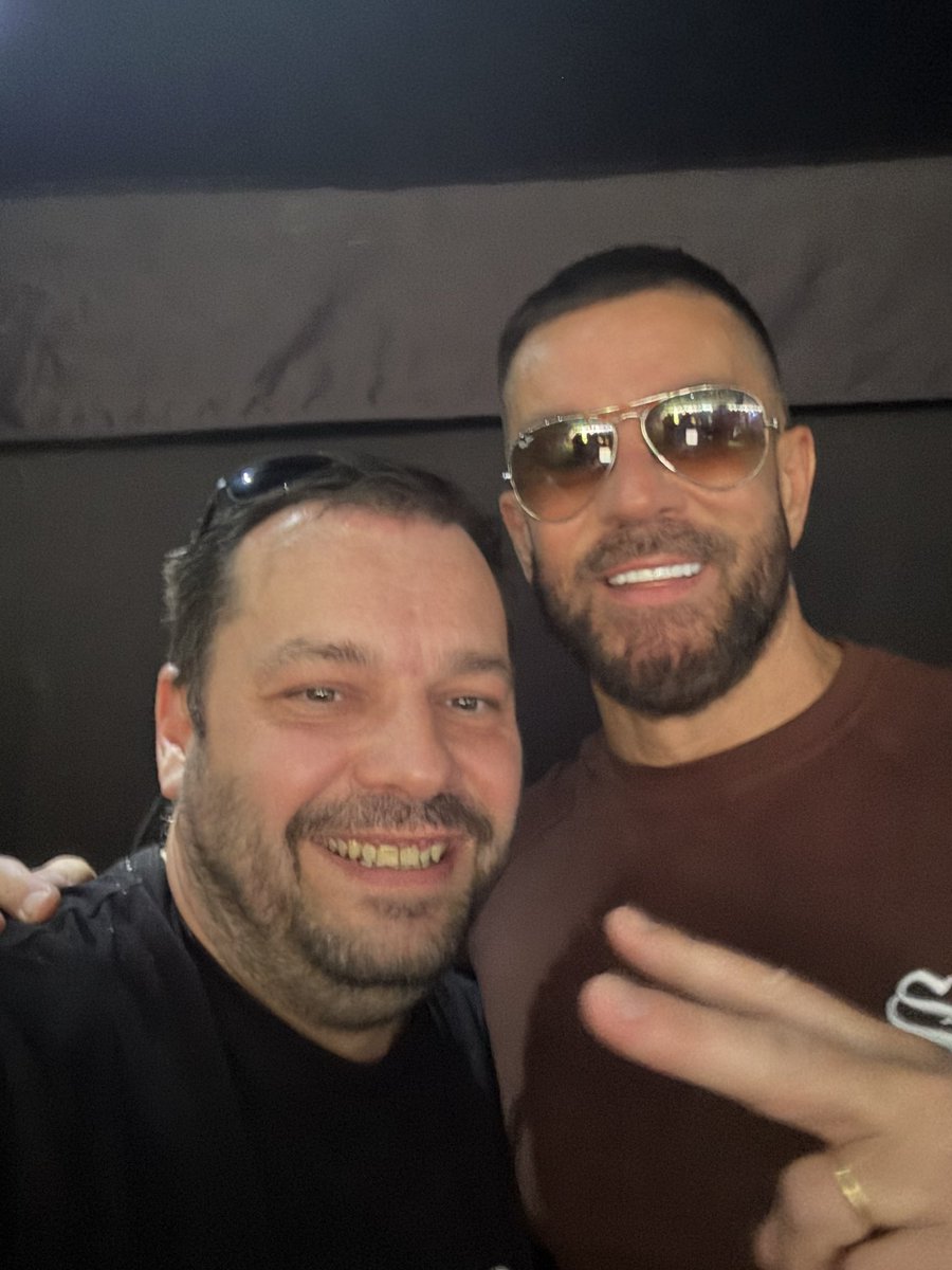 Completely different to the last time I met <a href="/DjLeeButler/">Lee Butler</a>  what a night!!!!!