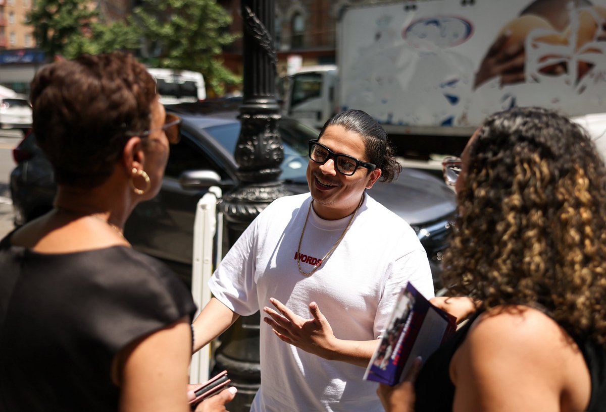 AdrienneEAdams's tweet image. Thank you @CarmenForNYC for the tour of Inwood today! Even in this heat, it was all smiles at the artist’s market and local businesses. Thank for your welcoming me to your community today, on the last weekend before Election Day!