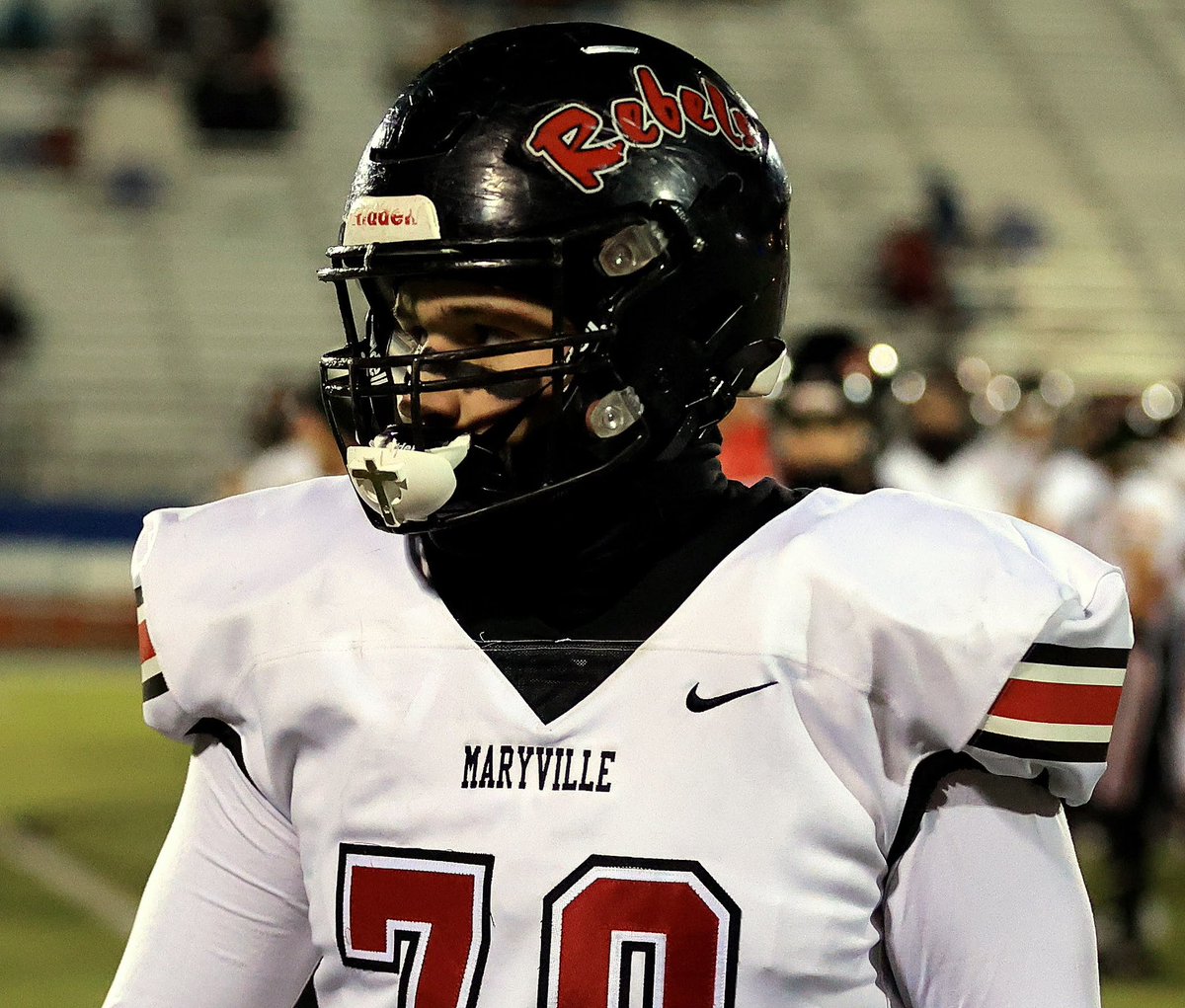 Junior Szn highlights
C/O 26 
OL
6’2 255
4.04 GPA
315 bench
500 squat 
245 clean
5.10 40 yard dash
No sacks allowed 
<a href="/MHSRebelsFB/">Maryville Rebels Football</a> <a href="/CSmithScout/">Chris Smith</a> 
hudl.com/v/2Rcr8q