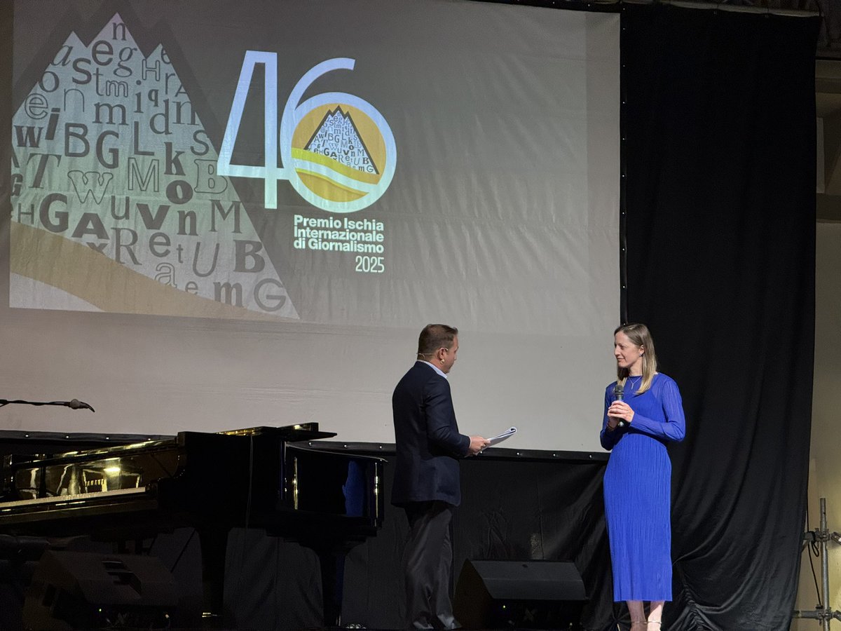 Premio Ischia Internazionale di Giornalismo (@premioischia) on Twitter photo A <a href="/POLITICOEurope/">POLITICOEurope</a> e alla sua direttrice #KateDay il Premio Ischia Europeo. Sul palco a ritirare il premio #LauraGreenhalgh A <a href="/POLITICOEurope/">POLITICOEurope</a> e alla sua direttrice #KateDay il Premio Ischia Europeo. Sul palco a ritirare il premio #LauraGreenhalgh