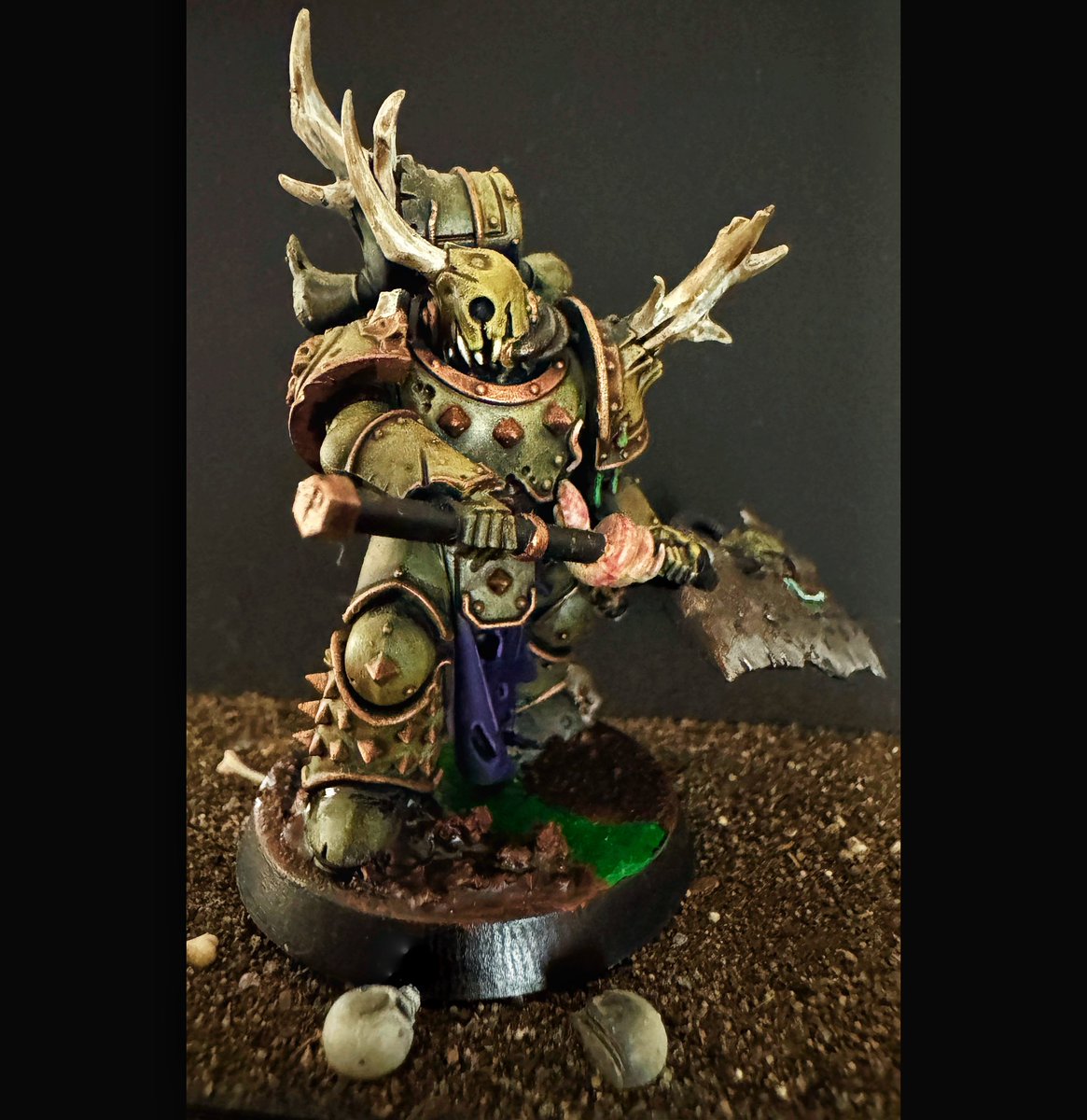 Death Guard Axeman, both by me!
#warhammer40k #WarhammerArt