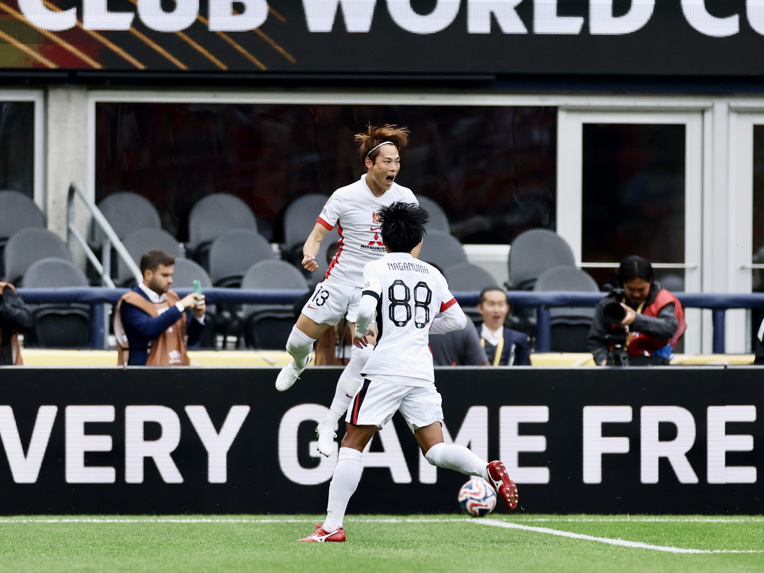 マッチデーマフラー クラブワールドカップ 浦和レッズ インテル FIFAクラブワールドカップ2025 グッズ | 浦和レッドダイヤモンズ