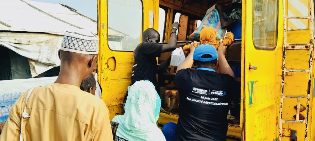 Saoudine08's tweet image. 20 juin, à Meiganga #JournéeMondialeDuRéfugié aux côtés de réfugiés, autorités & partenaires.
Culture, témoignages & engagement pour l’inclusion.
À Kentzou, 264 réfugiés sont rentrés volontairement en toute dignité.
L’espoir persiste.
#HopeAwayFromHome
#AvecLesRéfugiés | #WRD2025