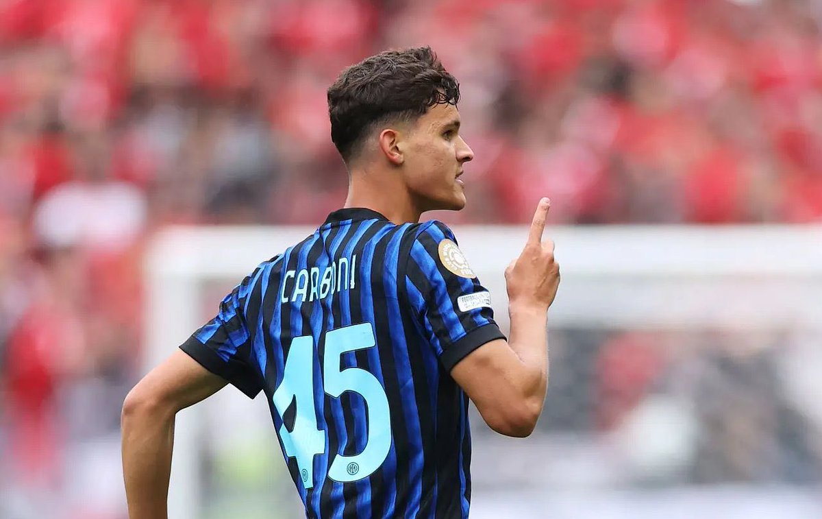لو فيه لاعب من بريمافيرا يستحق الرهان هو كاربوني، سنة كاملة مصاب وهو في عمر 20 سنة.

خلف المهاجم لاعب فتاك.