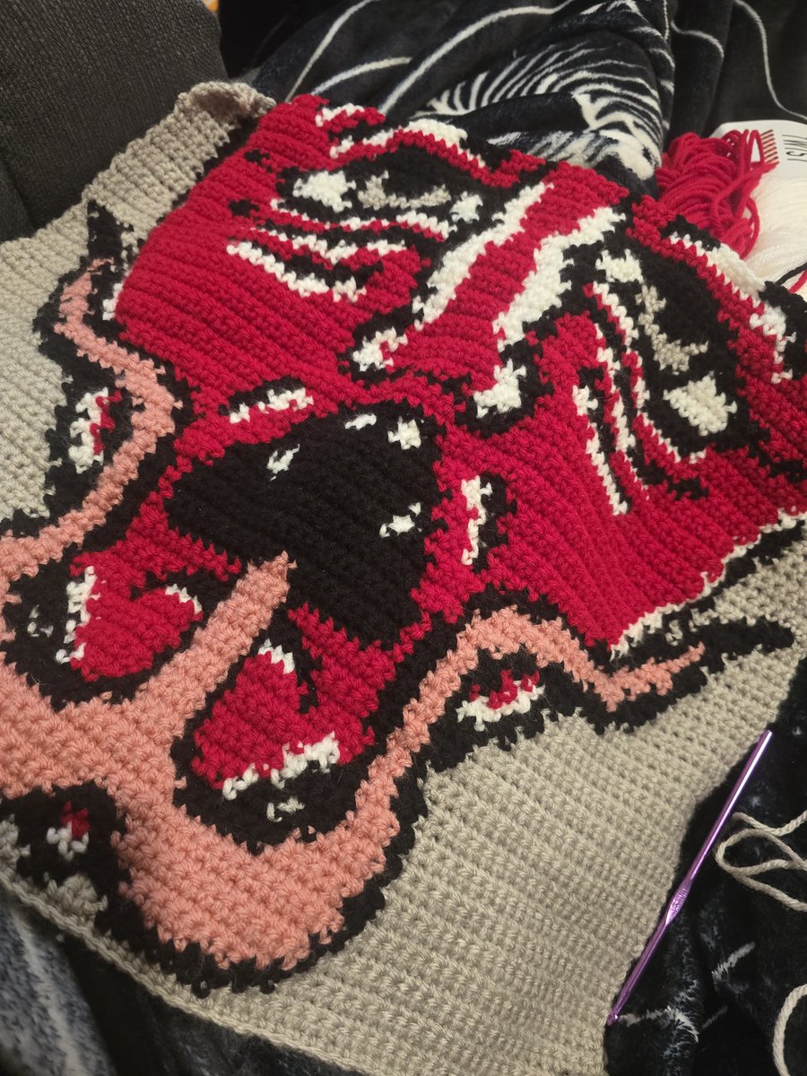 tapestry wip for my bestie <a href="/_peachparfait/">𝕰𝖗𝖎𝖓</a> 

pattern by captainhook_crochet on ig