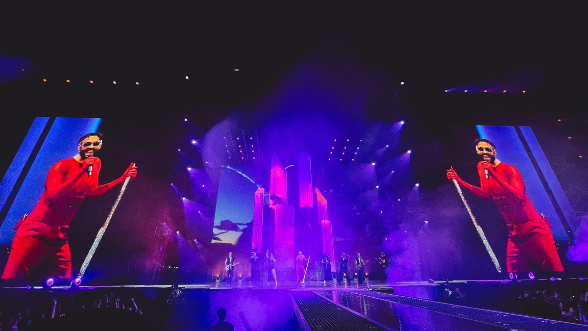 mengonimarco's tweet photo. E quanto mi odio quando tu mi fai sentire
Come un'idea che puoi bruuuuuciare
#MarcoNegliStadi2025 https://t.co/F7weKsSZhR
